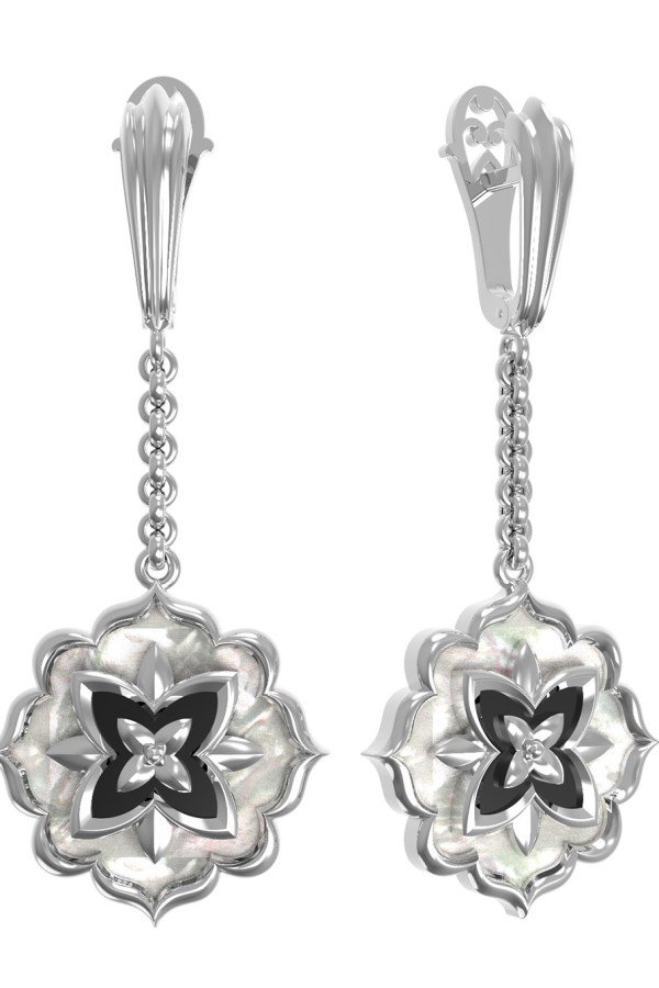 Серьги из белого золота c ониксом и перламутром