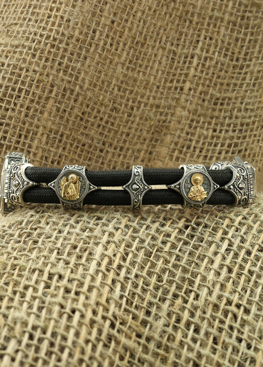 Браслет из серебра 925 пробы и золота 750 пробы c ониксом и шёлковым шнурком