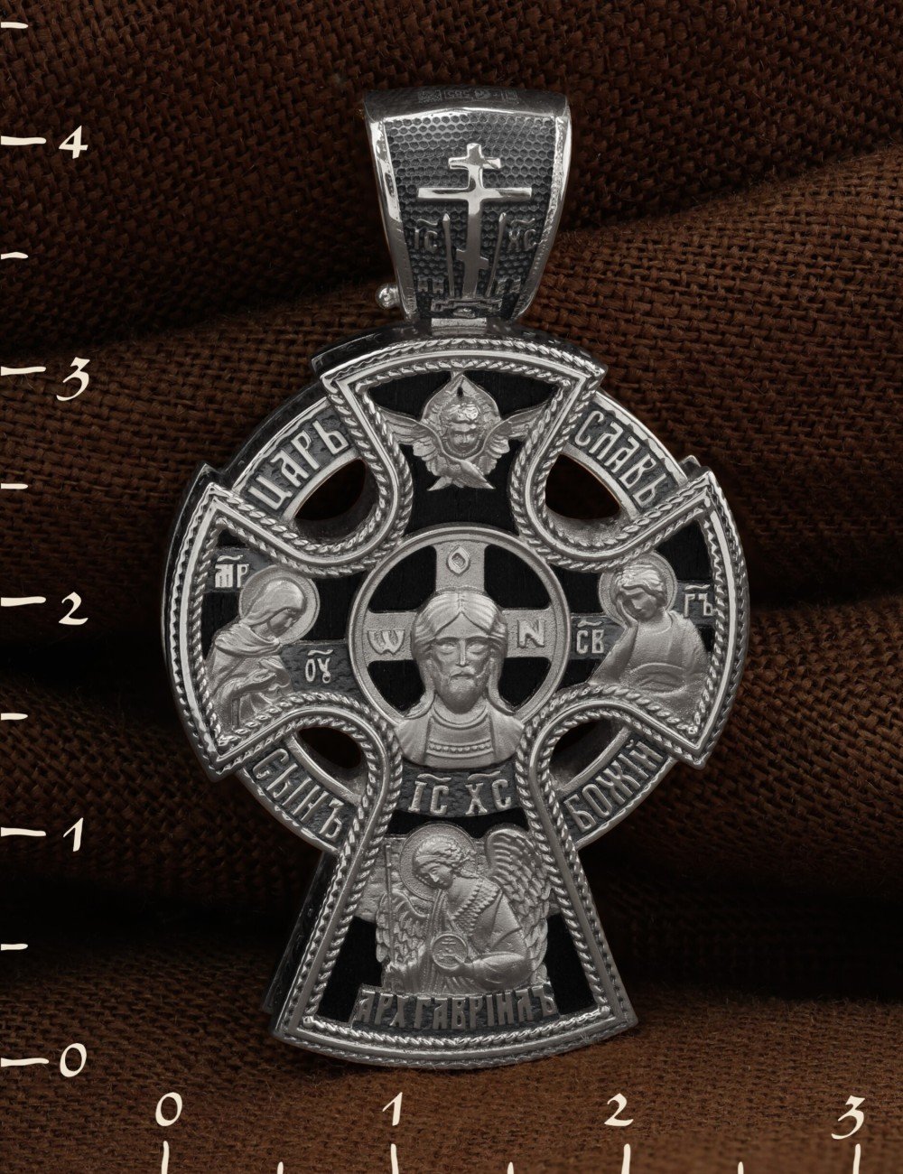 Крест из белого золота c эбеновым деревом