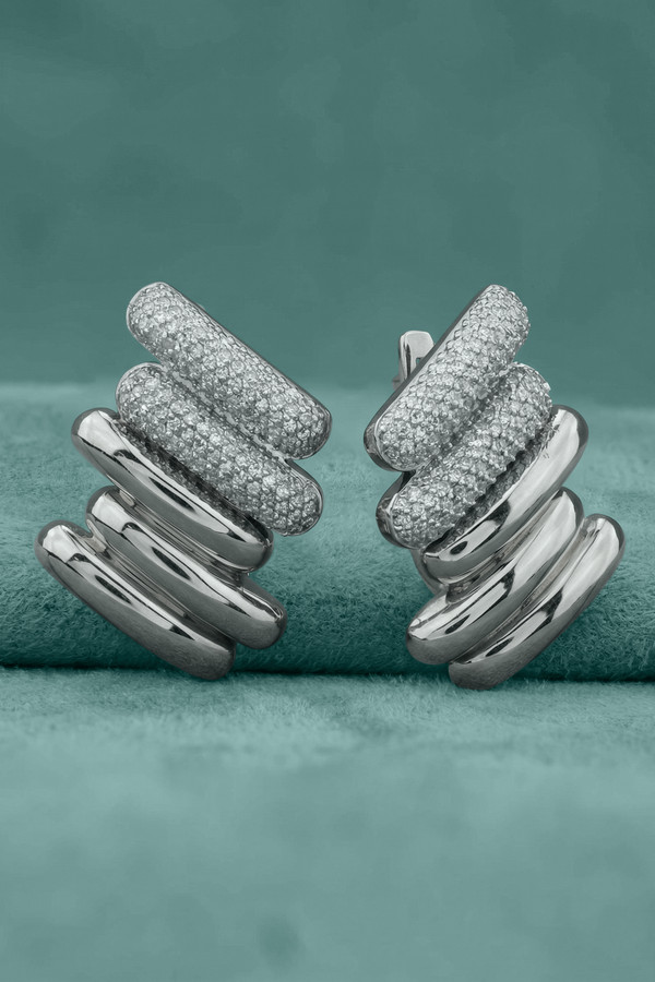 Серьги из белого золота 585 пробы c бриллиантами