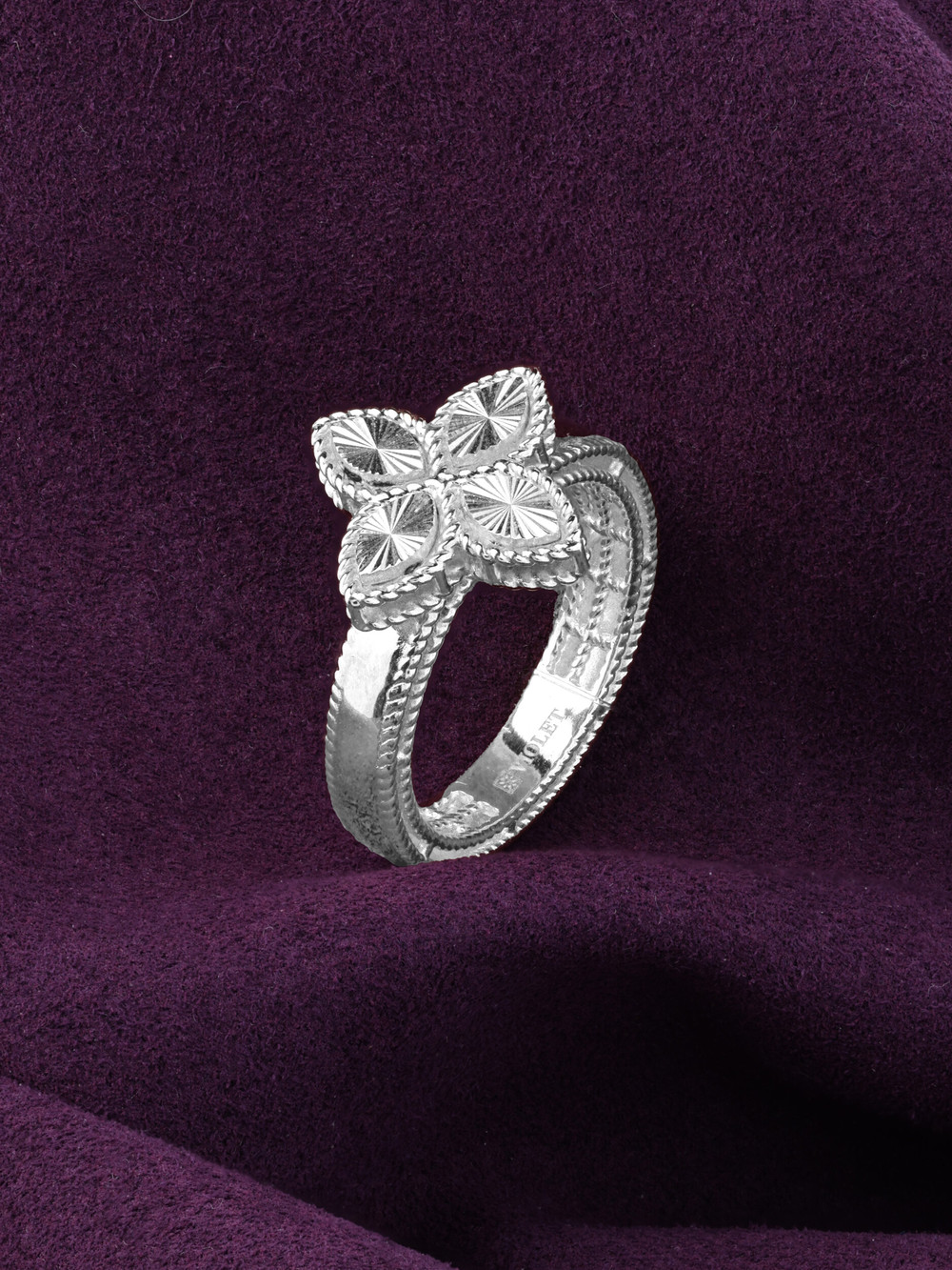 Кольцо из белого золота 585 пробы