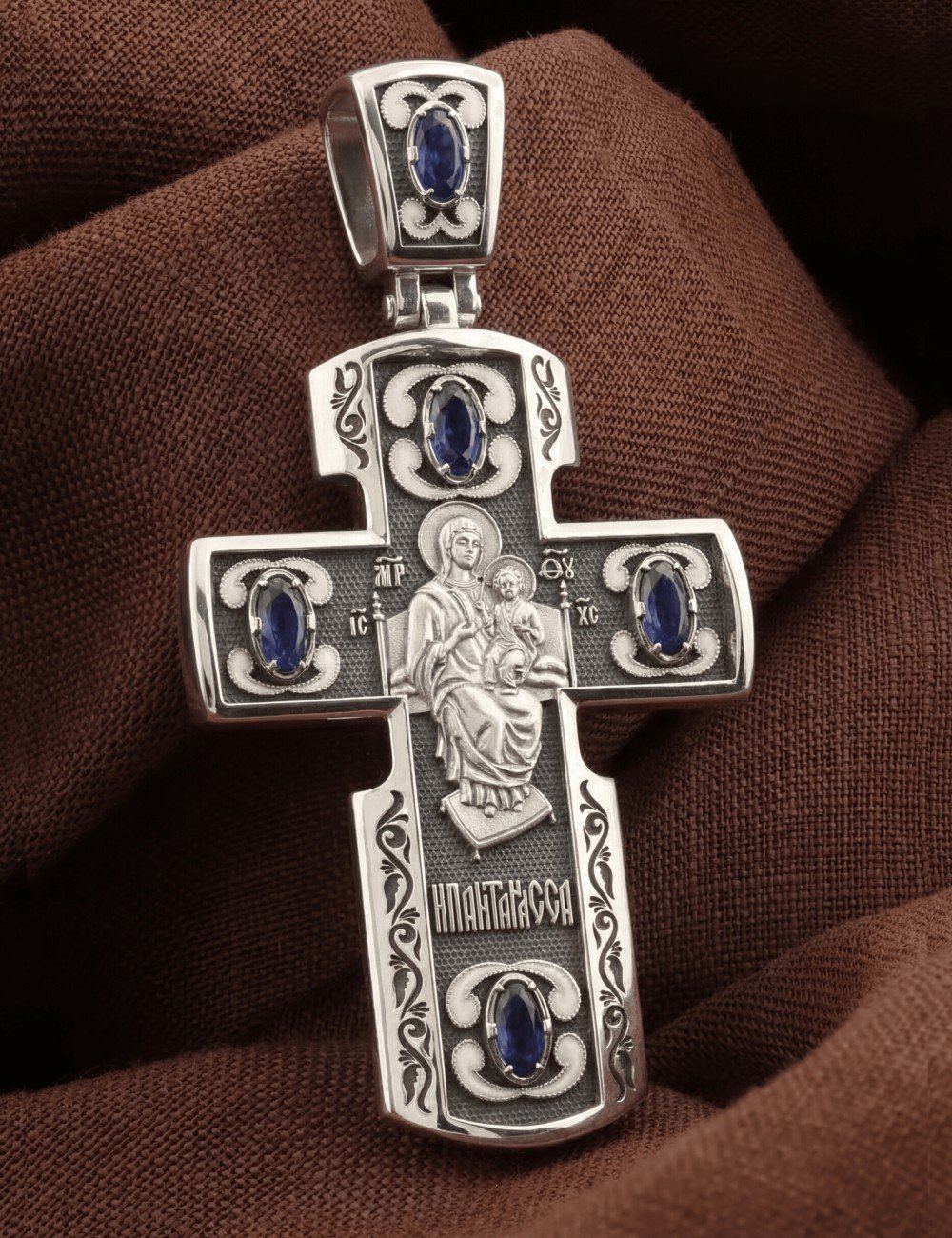 Крест из белого золота c эмалью и сапфиром