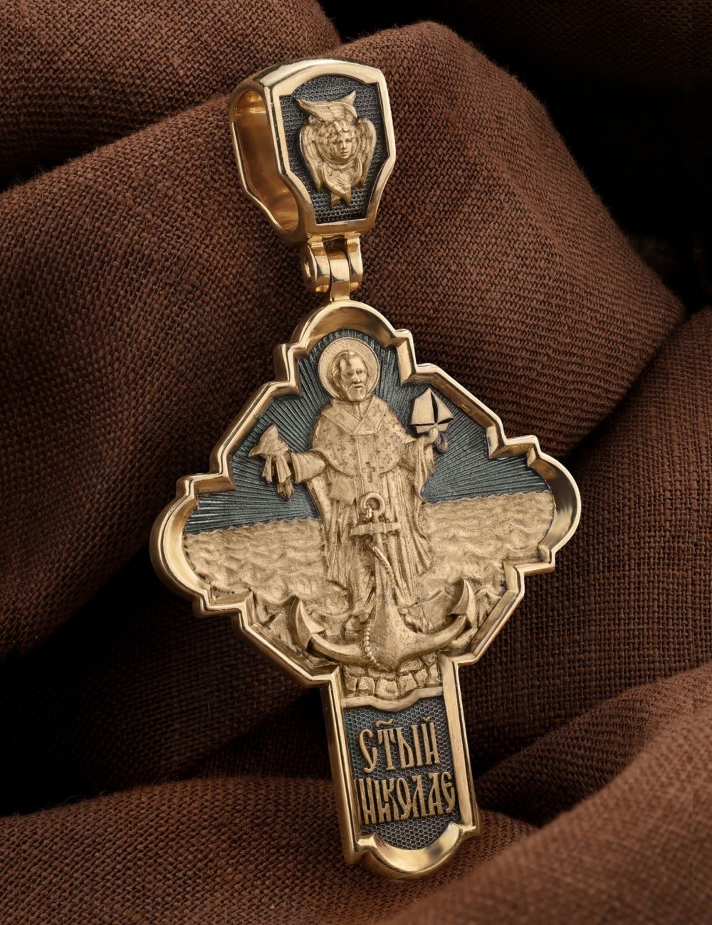 Крест из лимонного золота