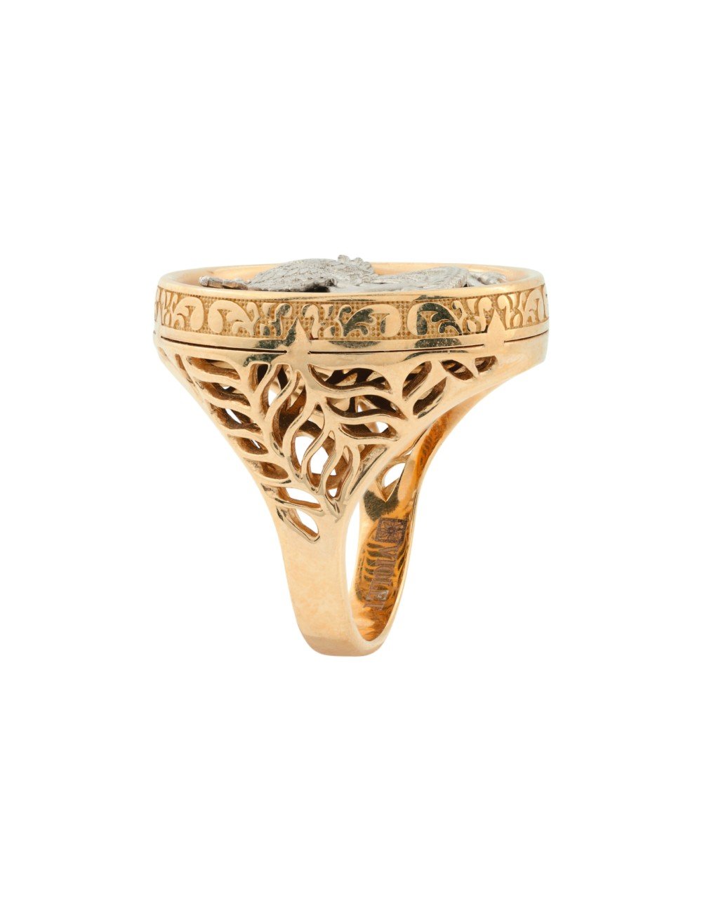 Кольцо из золота c эбеновым деревом