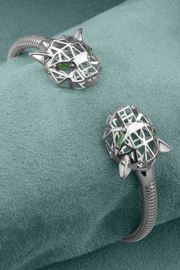 Браслет из белого золота c изумрудом