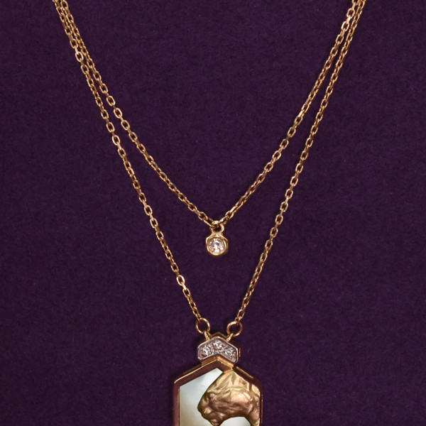 Колье из красного золота 585 пробы c бриллиантами и перламутром