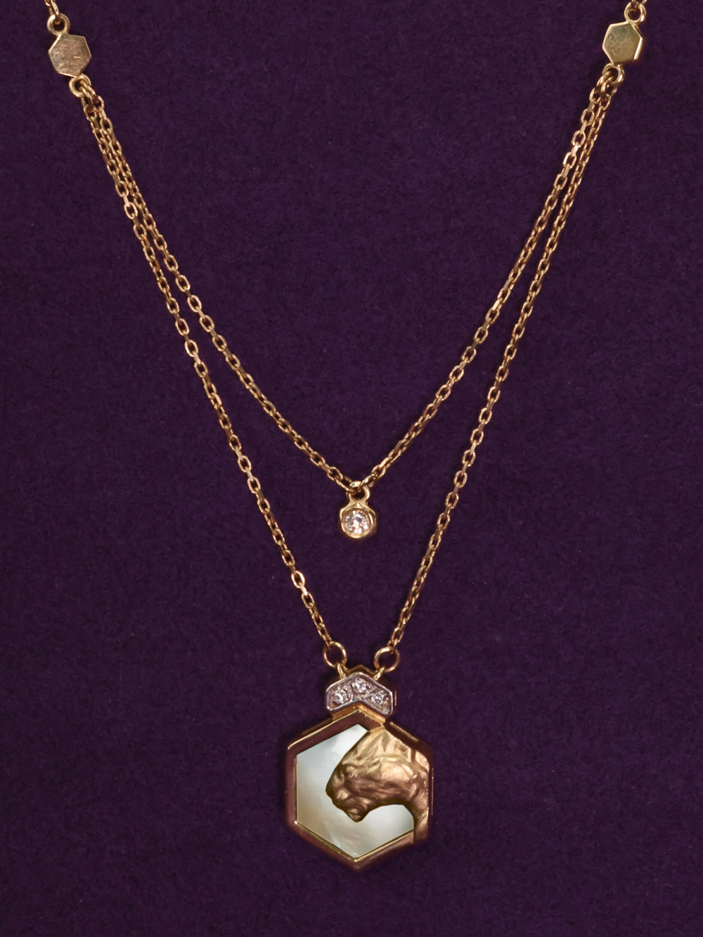 Колье из красного золота 585 пробы c бриллиантами и перламутром