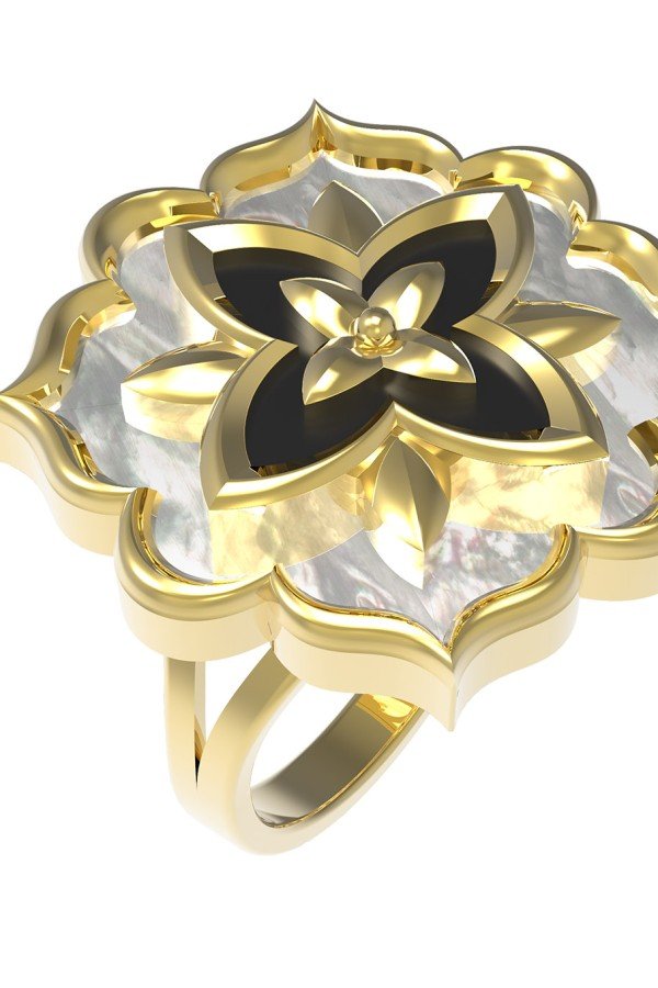 Кольцо из лимонного золота c ониксом и перламутром