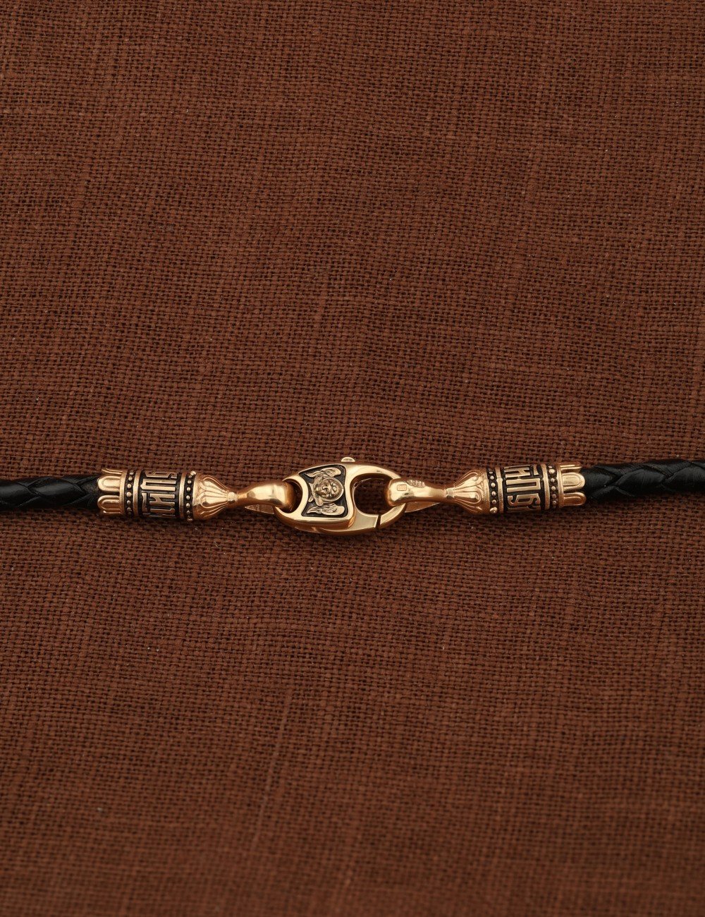 Гайтан из золота c кожаным шнурком