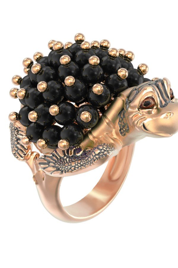 Кольцо из золота c эмалью и ониксом