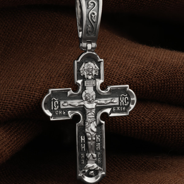 Крест из белого золота 585 пробы