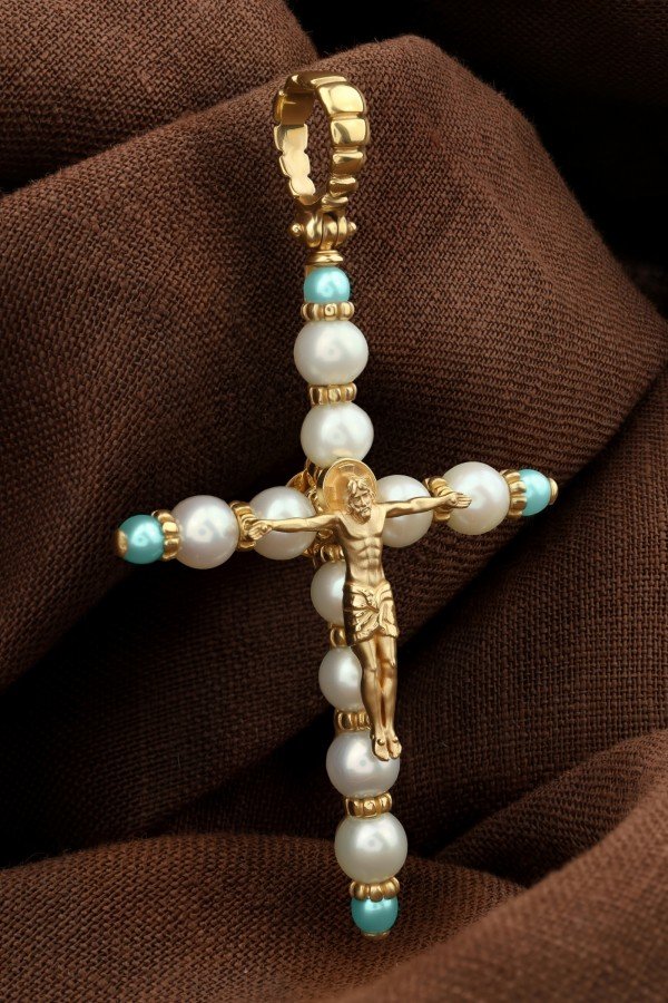 Крест из лимонного золота c жемчугом и бирюзой