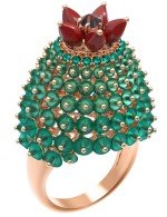 Кольцо из золота c гранатом, хризопразом, изумрудом и кораллом