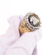 Кольцо из лимонного золота c бриллиантами и ониксом