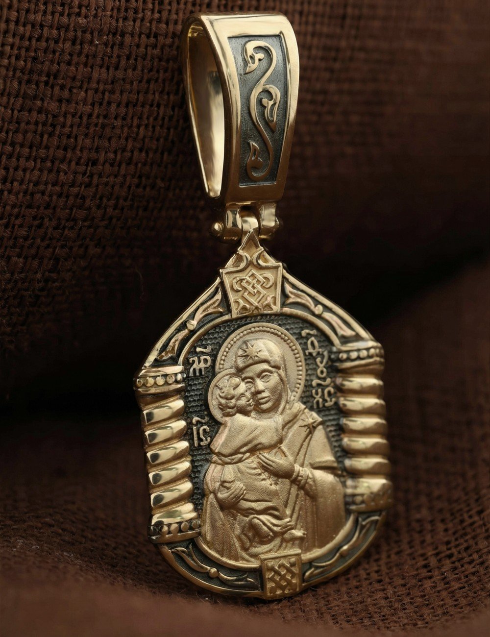 Образок из лимонного золота