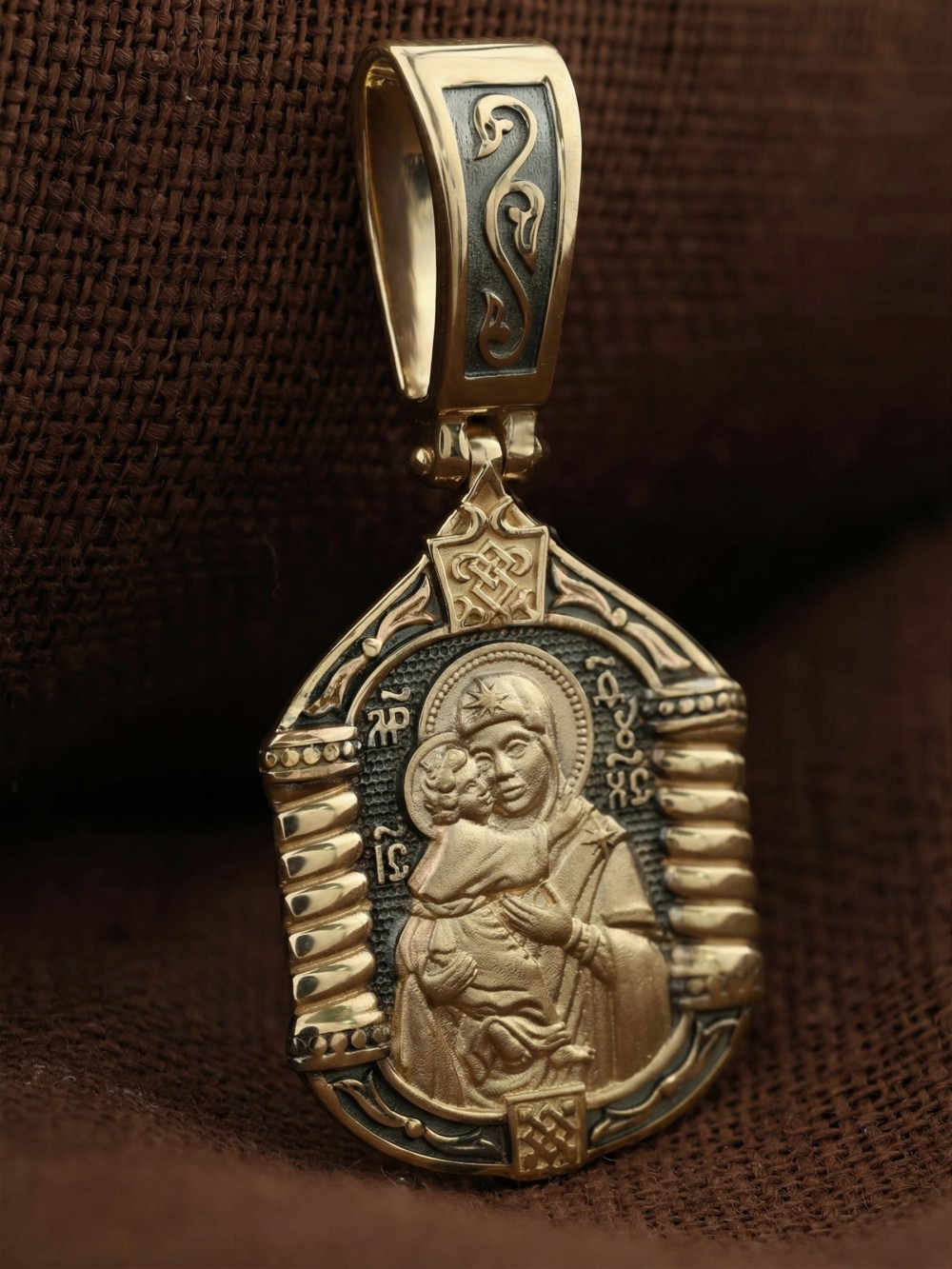 Образок из лимонного золота 585 пробы