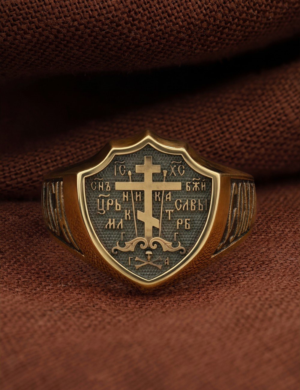 Кольцо из лимонного золота