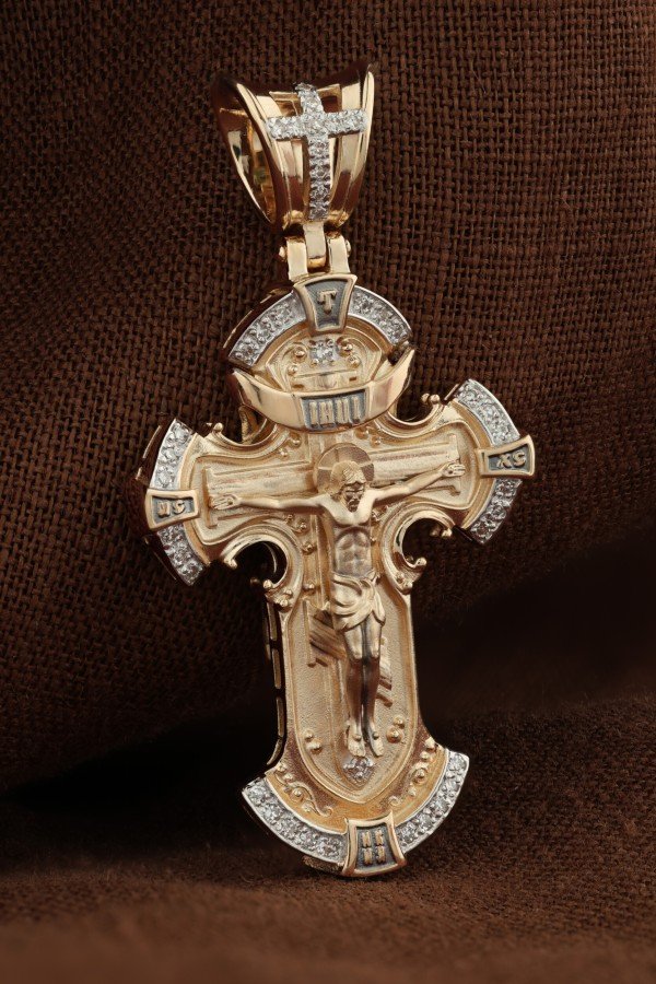 Крест из золота c бриллиантами