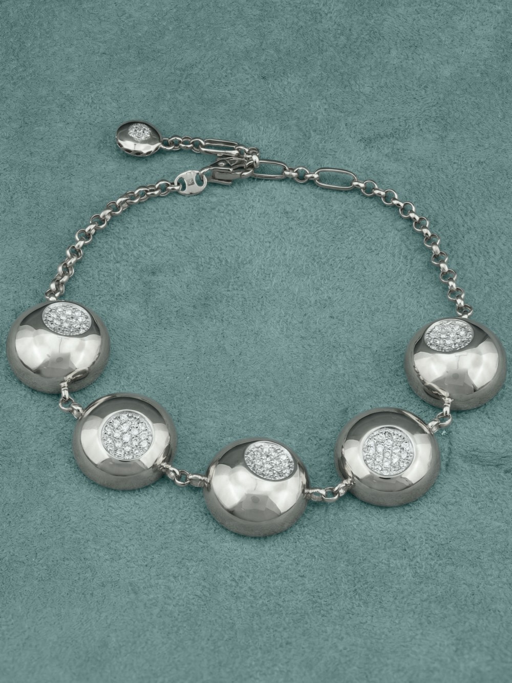 Браслет из белого золота 585 пробы c бриллиантами