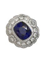 Кольцо из белого золота c бриллиантами и сапфиром