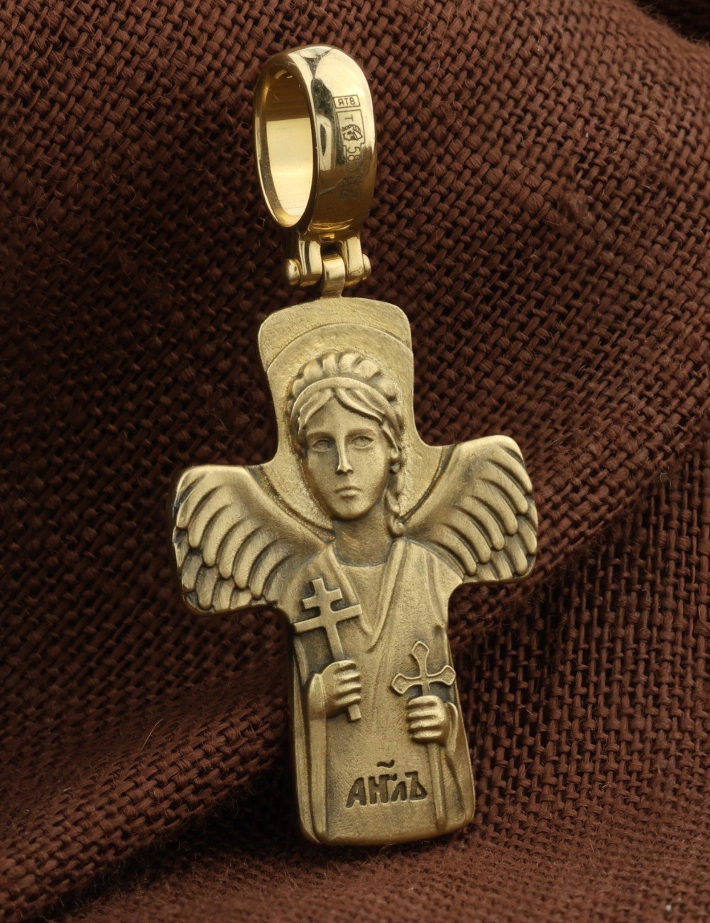 Крест из лимонного золота