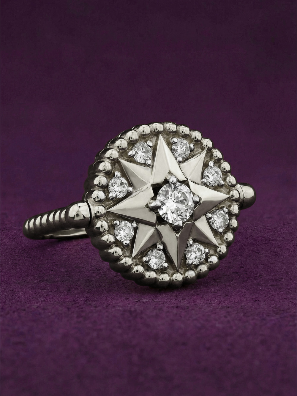 Кольцо из белого золота 585 пробы c бриллиантами