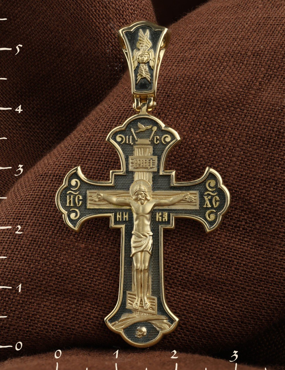 Крест из лимонного золота