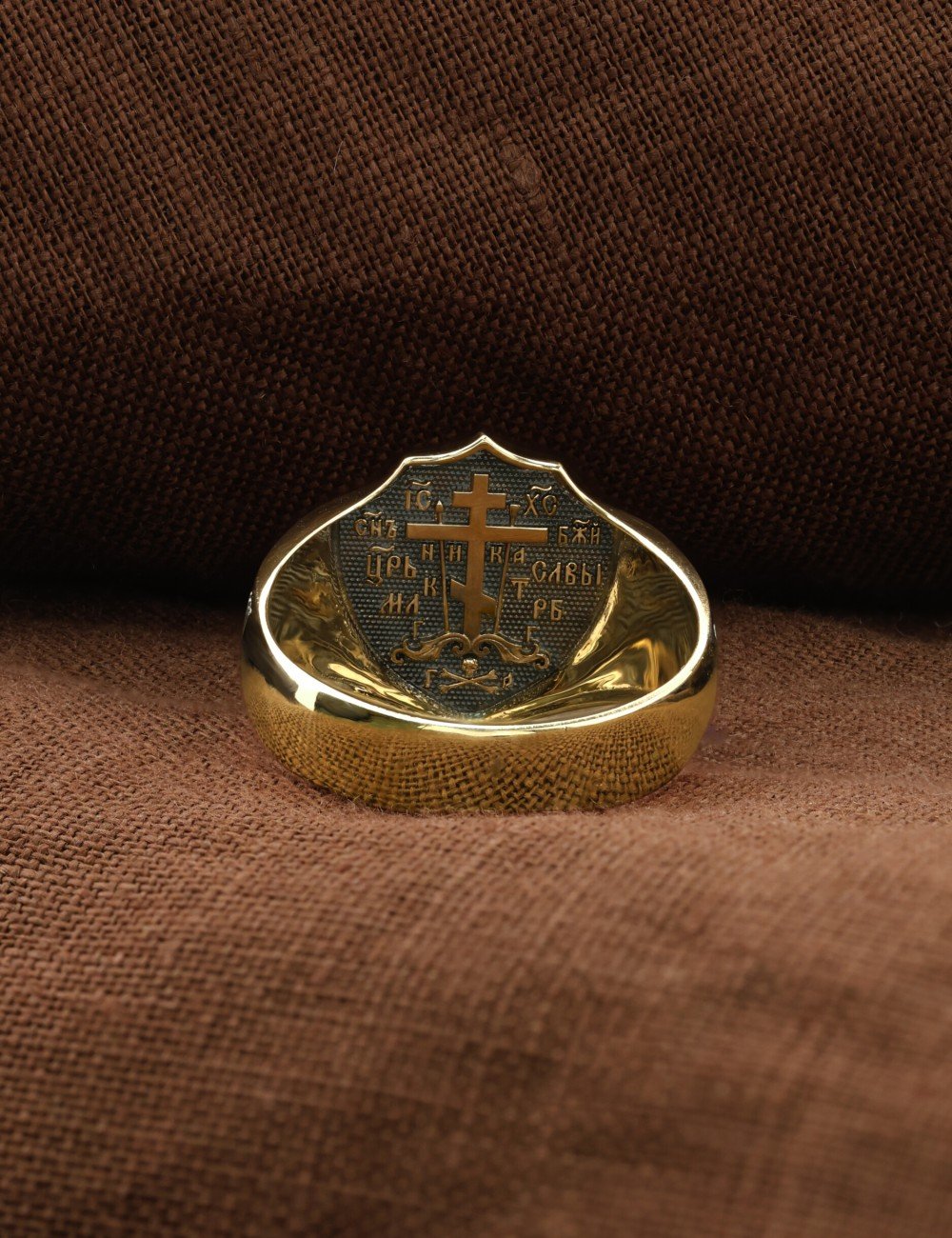 Кольцо из лимонного золота