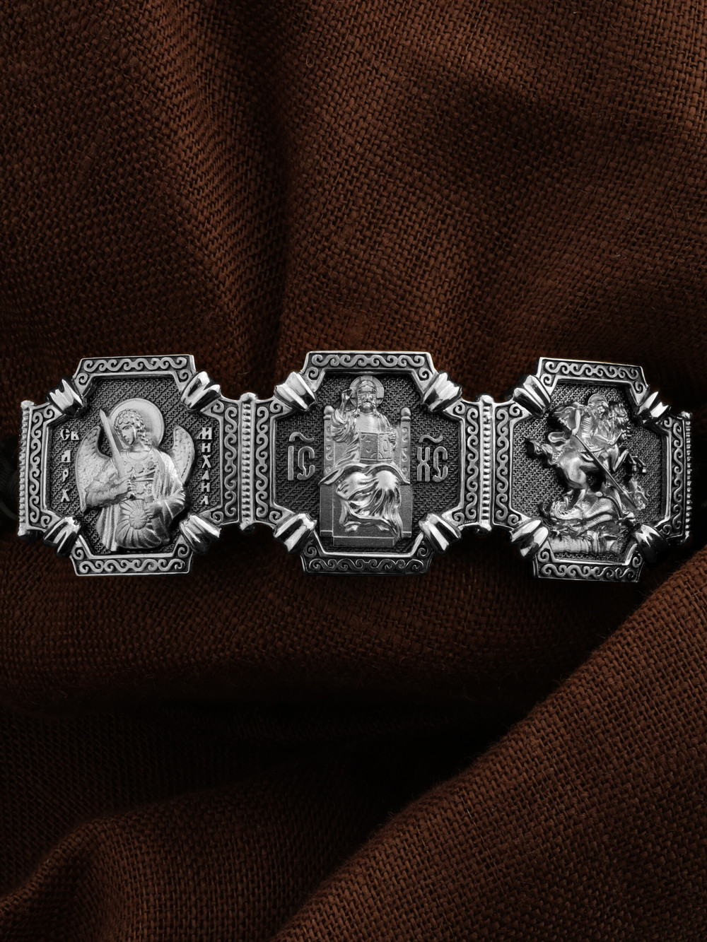 Браслет из белого золота 585 пробы c шнурком