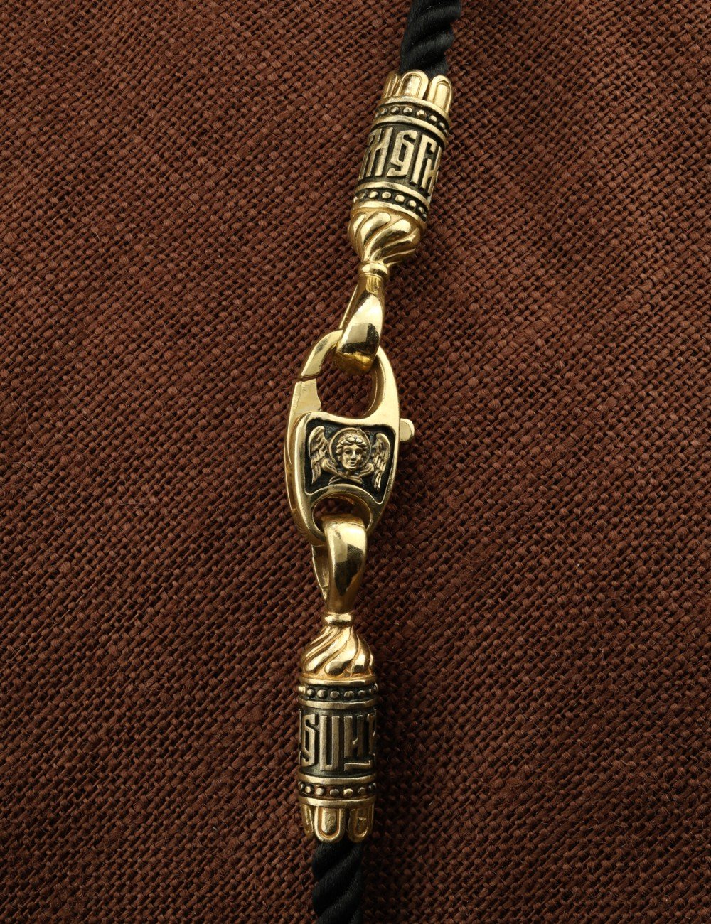 Шнурок шёлковый из лимонного золота c шёлковым шнурком