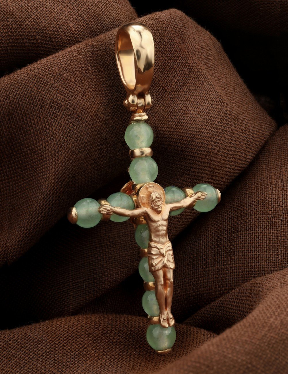 Крест из золота c нефритом