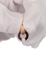 Подвеска из золота c бриллиантами и ониксом