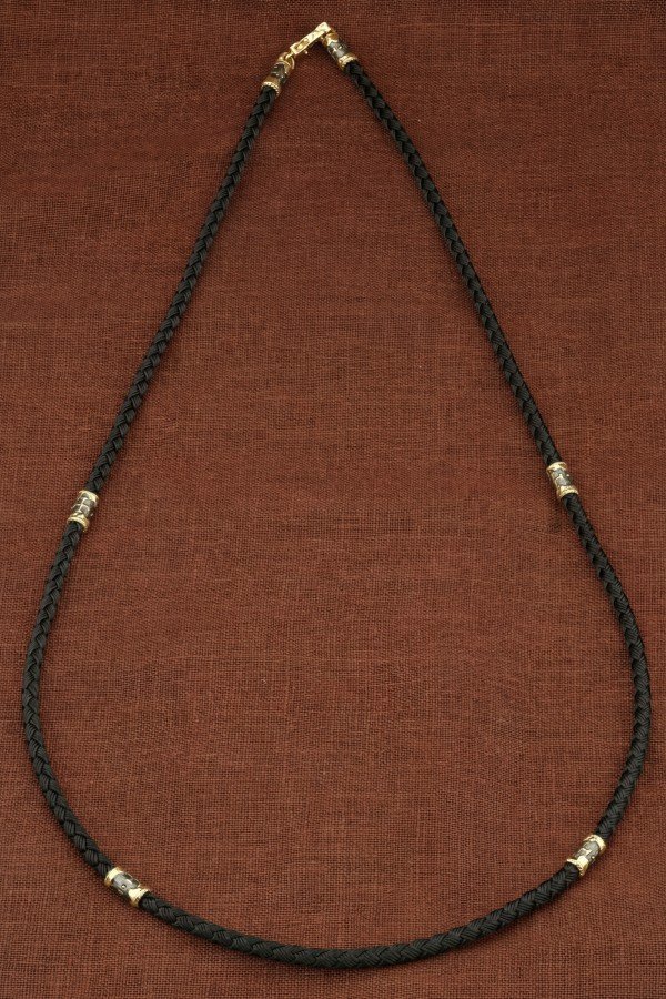 Шнурок шёлковый из лимонного золота c шёлковым шнурком