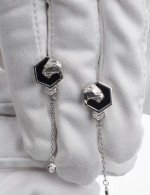 Серьги из белого золота c бриллиантами и ониксом