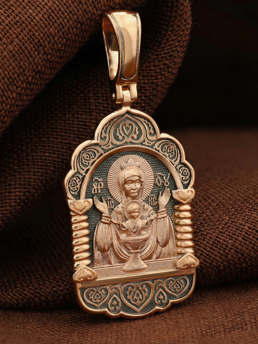 Нательная икона из красного золота 585 пробы