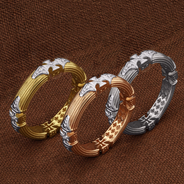 Кольцо из красного золота 585 пробы c бриллиантами