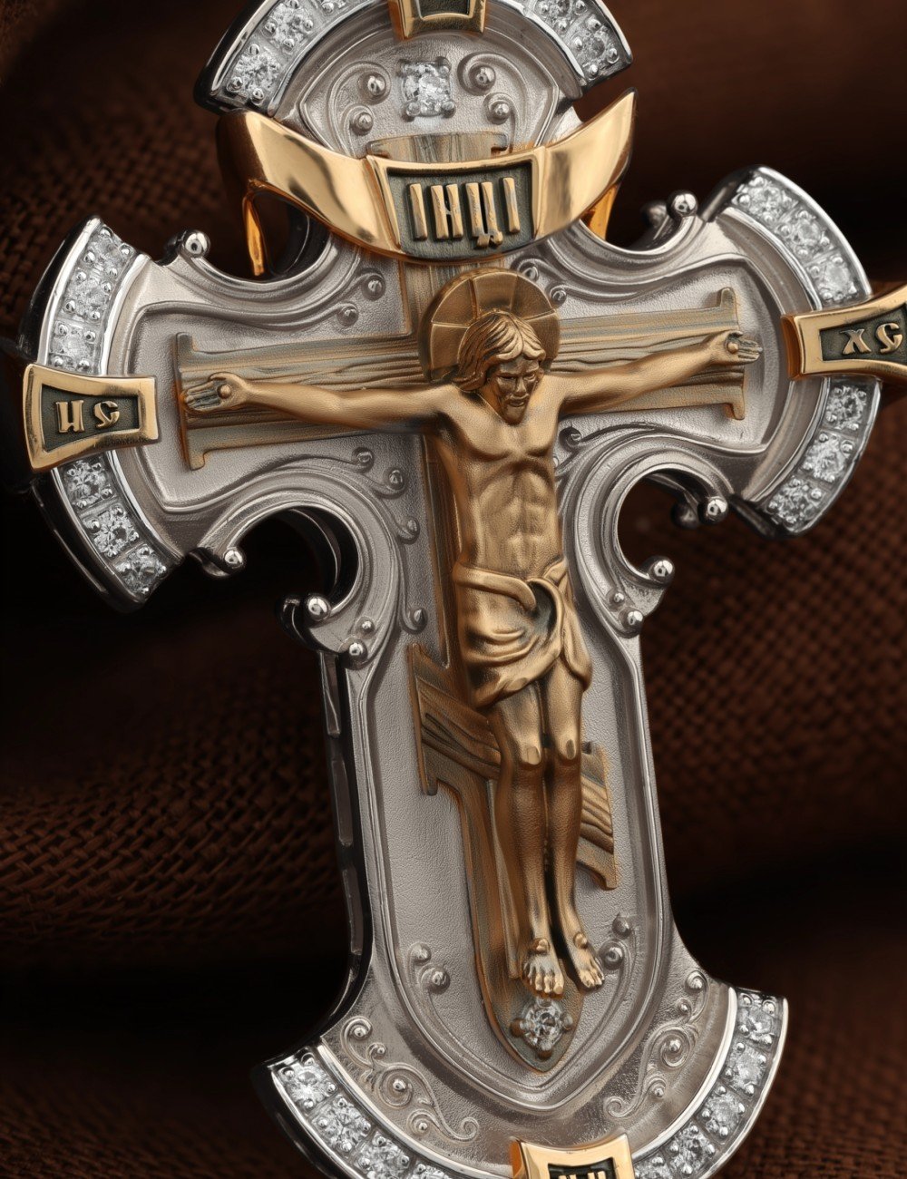 Крест из белого золота c бриллиантами