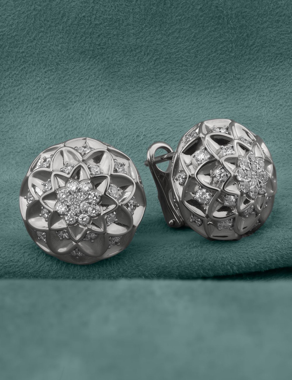 Серьги из белого золота c бриллиантами