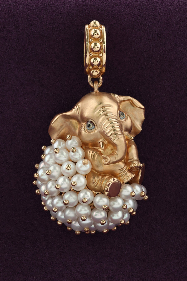 Подвеска из красного золота 585 пробы c эмалью и жемчугом