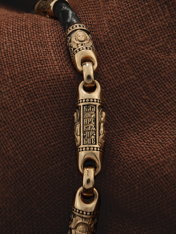 Браслет-шнурок из красного золота 585 пробы c кожаным шнурком