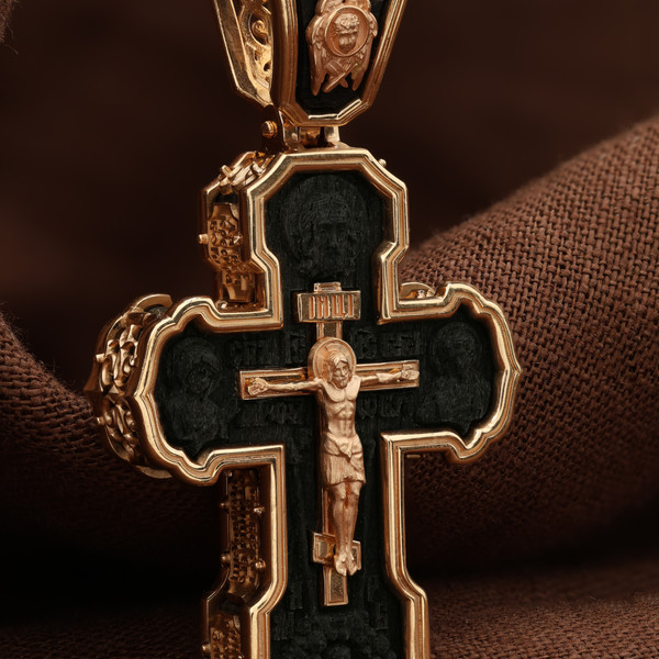 Крест из красного золота 585 пробы c эбеновым деревом
