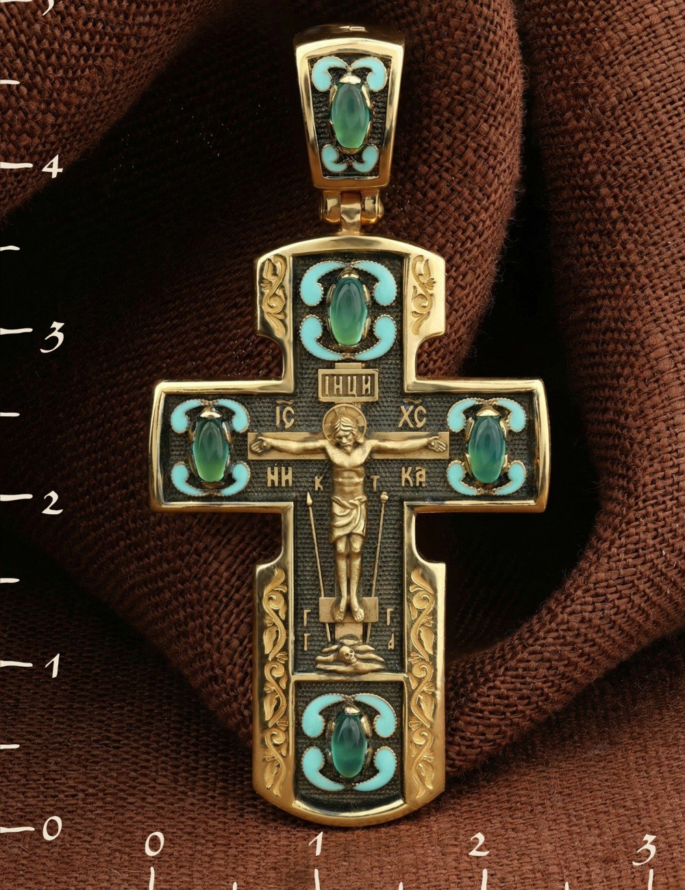 Крест из лимонного золота c эмалью и хризопразом