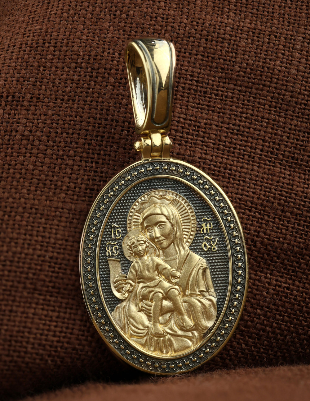 Нательная икона из лимонного золота 585 пробы