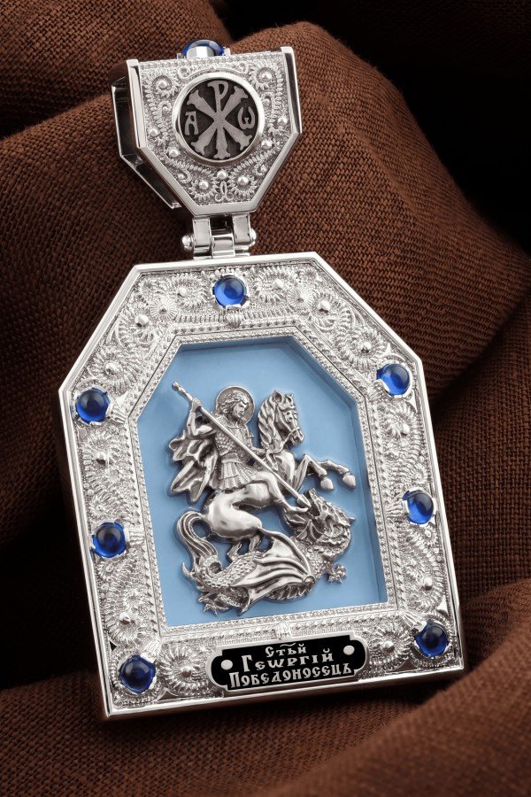 Образок из белого золота c эмалью и сапфиром