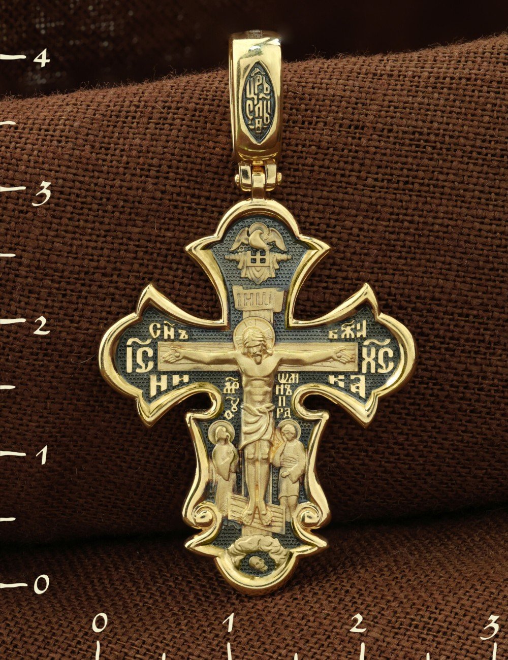 Крест из лимонного золота