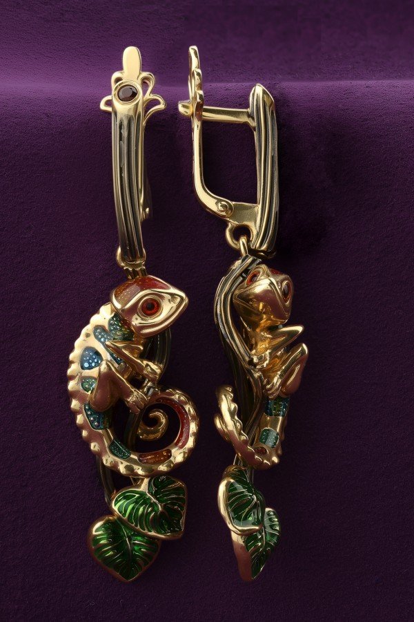 Серьги из лимонного золота c эмалью и гранатом