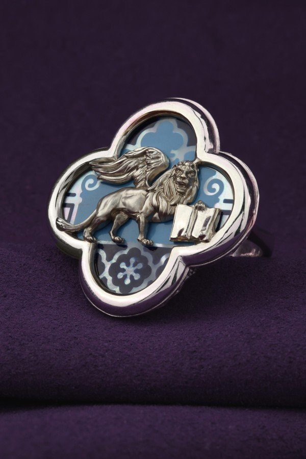 Кольцо из белого золота c эмалью и перламутром