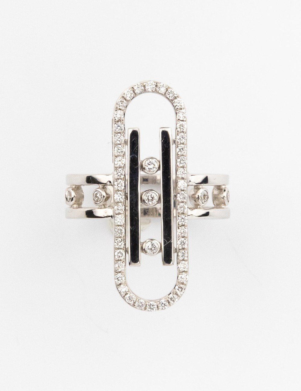 Кольцо из белого золота c бриллиантами