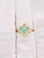 Кольцо из лимонного золота 585 пробы c бриллиантами и бирюзой