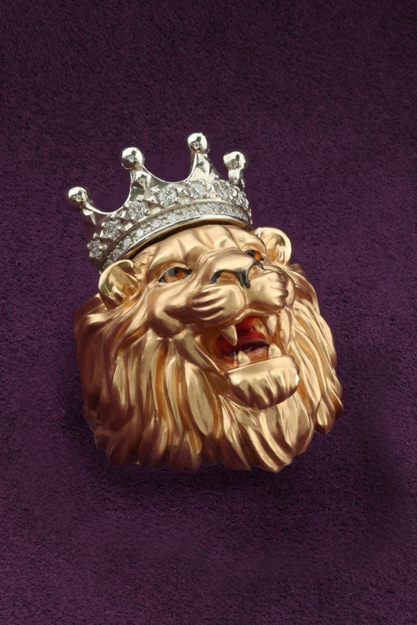 Кольцо из золота c эмалью и бриллиантами